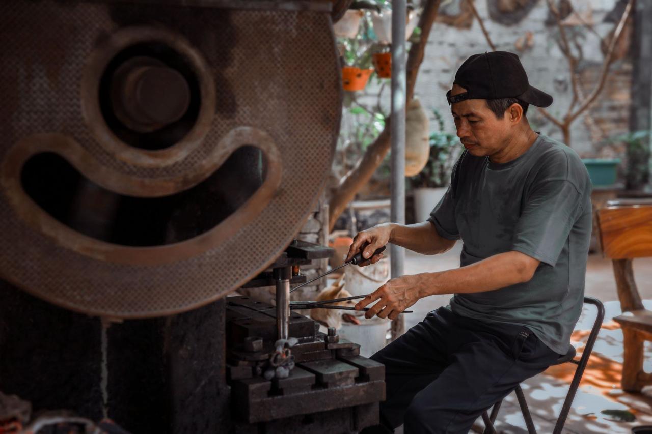 Khó khăn khi xưởng sản xuất bu lông nở m10 vẫn quản lý thủ công